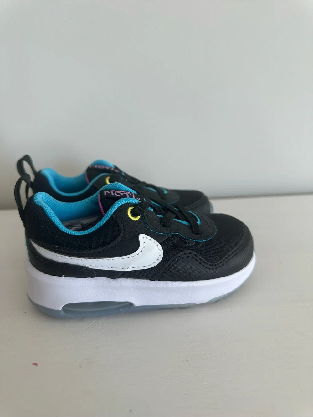 Nike Air Max Motif Black Blue Lightning Slip On Sneakers